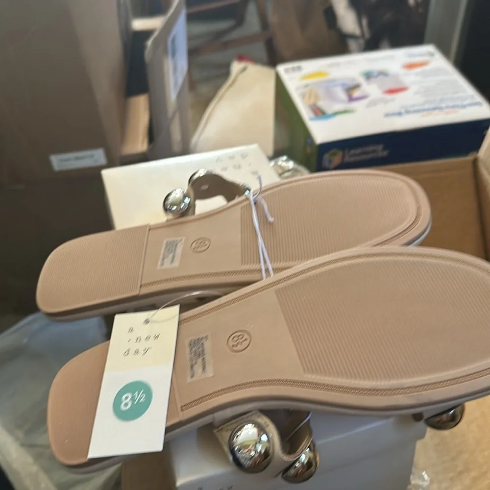 A New Day Adorable sandals. Size 8 1/2 - Picture 5 of 7